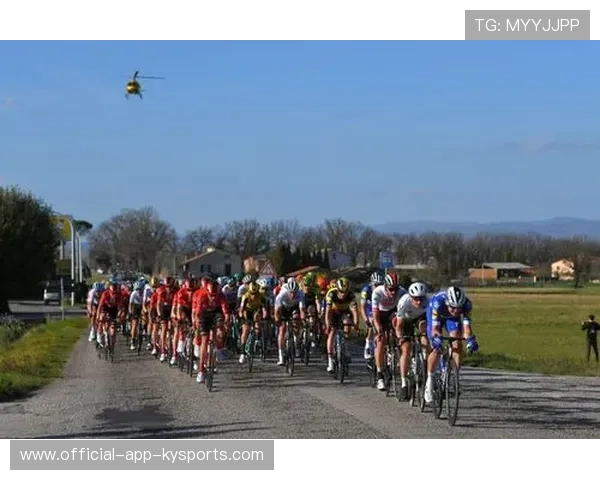 自行车锦标赛：领骑摔车导致大混乱