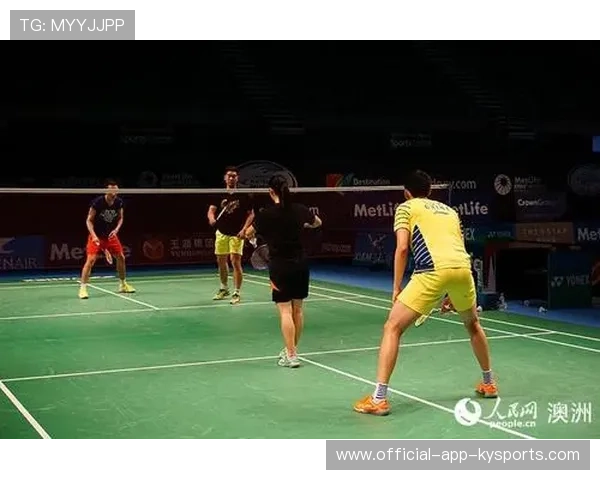 羽毛球公开赛场地适应训练完成，整体状态平稳