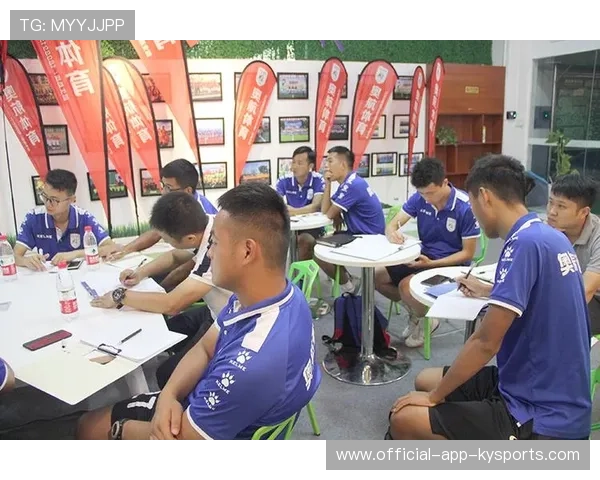 俱乐部举办国际训练营 引进外籍教练团队，如何去国外俱乐部青训队训练