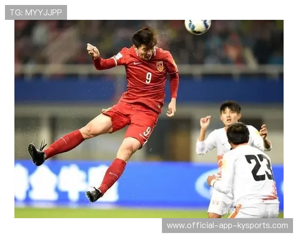 国足锋线组合重新调整，国足神锋